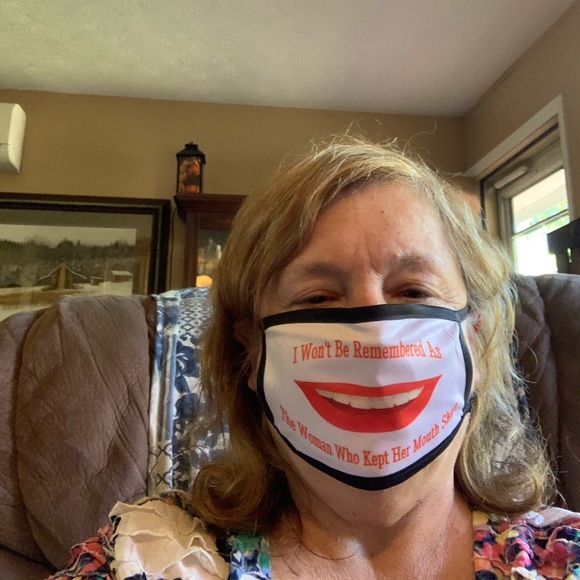 Meet your Posher, Lois - Picture 1 of 1